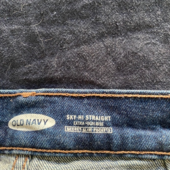 High Waisted Old Navy Jeans Straight in Size 8 - Picture 2 of 3
